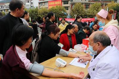 弘揚(yáng)養(yǎng)老孝老敬老傳統(tǒng)，共建共享老年友好社會(huì)